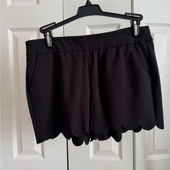 Candie's Black Skorts with Scalloped Hem and Elastic Waistband - Picture 1 of 3